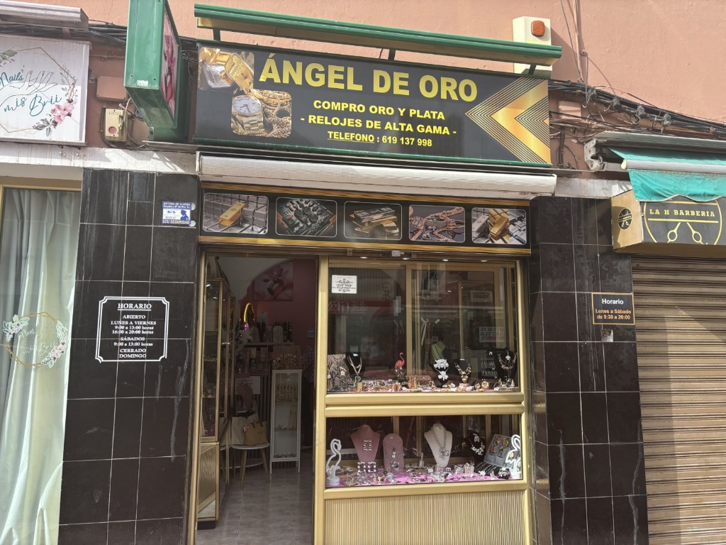 Fachada de la tienda Angel de Oro